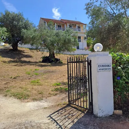 アパート Evridiki